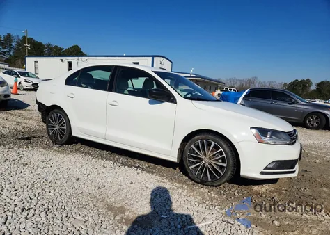 2017 Volkswagen Jetta Sport z USA, uszkodzony, nr VIN 3VWD17AJ5HM413133